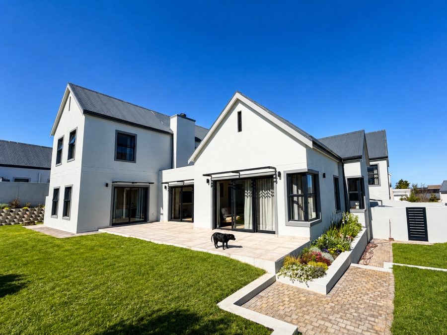 4 Bedroom Property for Sale in Kingswood Golf Estate Western Cape